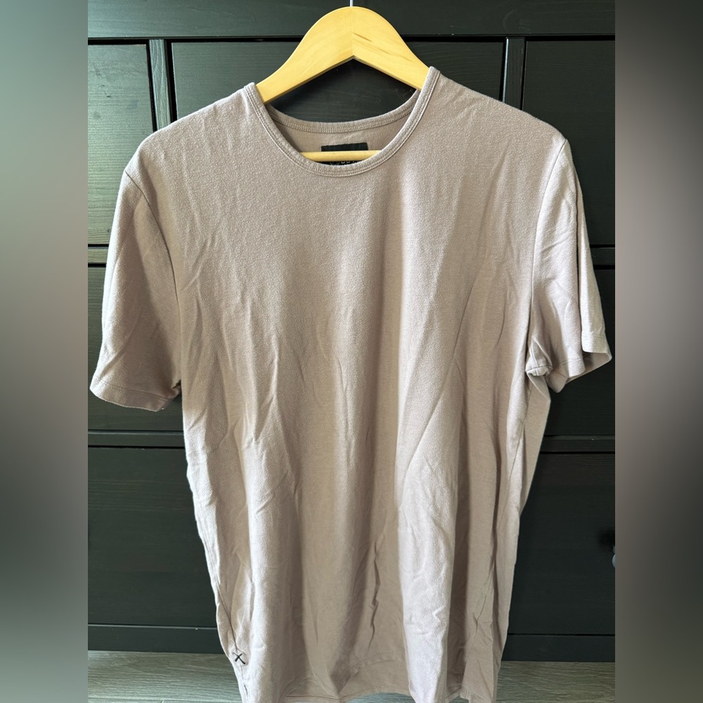 Men's Cuts Split Hem T-Shirt